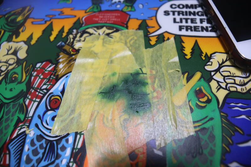 Williams Fish Tales playfield speelveld schade herstel restoration flipperspeelveld restauratie art airbrush airbrushing flipperkast reparatie