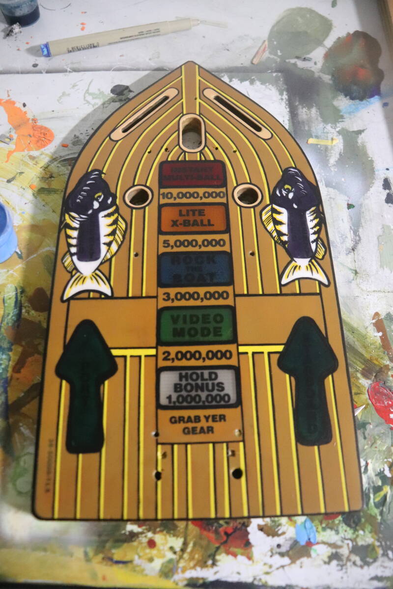 Williams Fish Tales playfield speelveld schade herstel restoration flipperspeelveld restauratie art airbrush airbrushing flipperkast reparatie