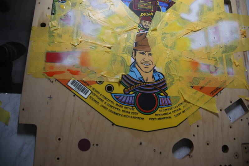 Williams Indiana Jones playfield speelveld schade herstel restoration flipperspeelveld restauratie art airbrush airbrushing flipperkast reparatie