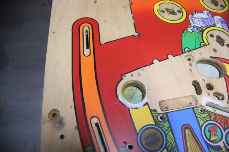 Williams Indiana Jones playfield speelveld schade herstel restoration flipperspeelveld restauratie art airbrush airbrushing flipperkast reparatie