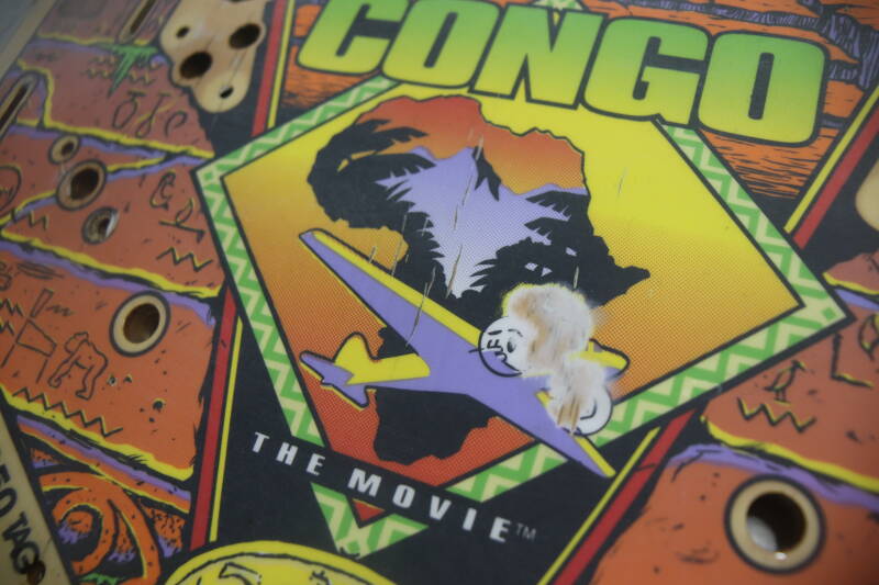 Williams Congo playfield speelveld schade herstel restoration flipperspeelveld restauratie art airbrush airbrushing flipperkast reparatie