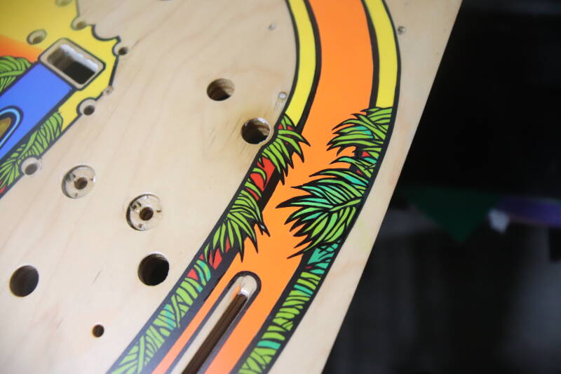 Williams Indiana Jones playfield speelveld schade herstel restoration flipperspeelveld restauratie art airbrush airbrushing flipperkast reparatie