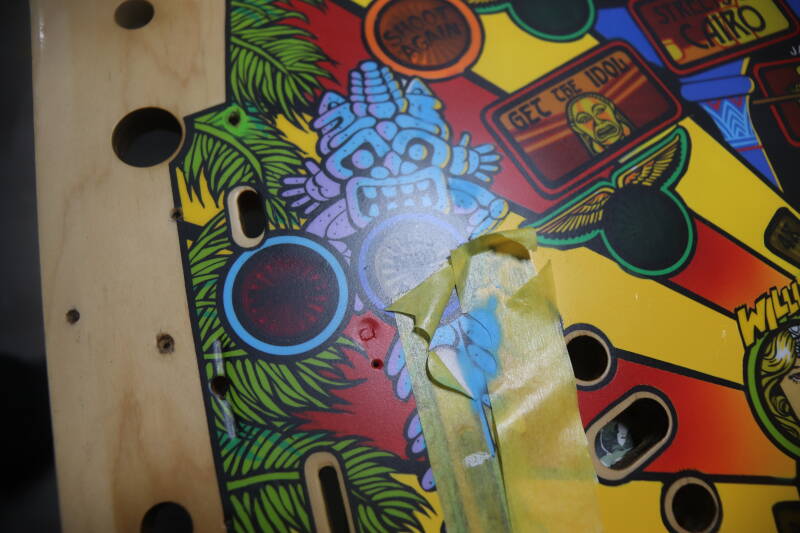 Williams Indiana Jones playfield speelveld schade herstel restoration flipperspeelveld restauratie art airbrush airbrushing flipperkast reparatie