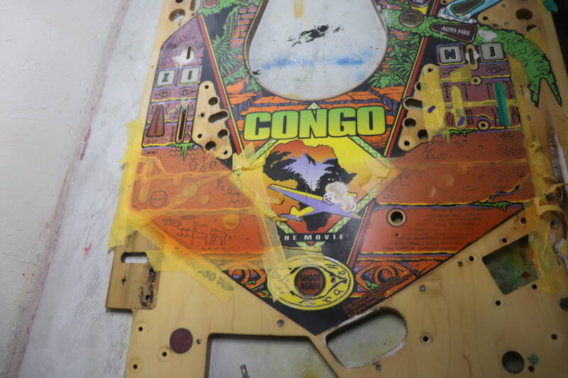 Williams Congo playfield speelveld schade herstel restoration flipperspeelveld restauratie art airbrush airbrushing flipperkast reparatie