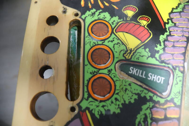 Williams Congo playfield speelveld schade herstel restoration flipperspeelveld restauratie art airbrush airbrushing flipperkast reparatie