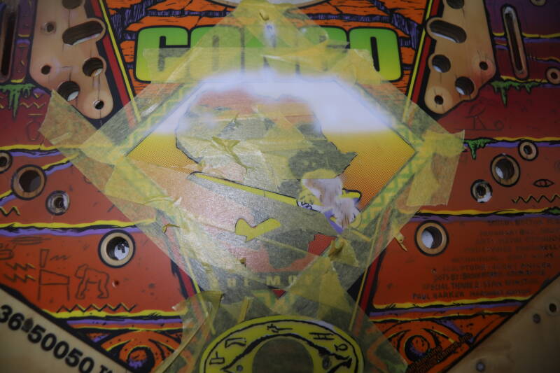 Williams Congo playfield speelveld schade herstel restoration flipperspeelveld restauratie art airbrush airbrushing flipperkast reparatie