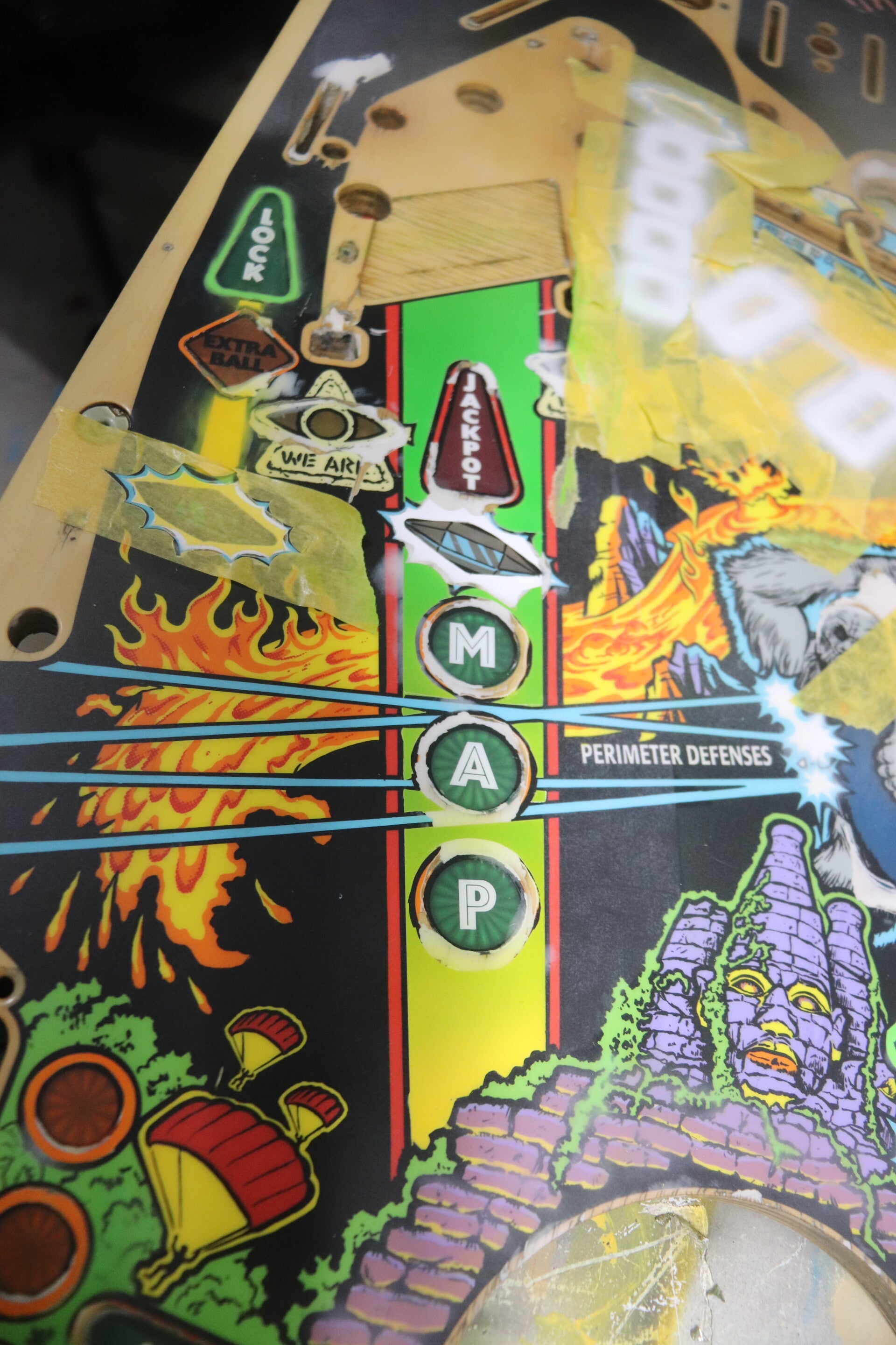 Williams Congo playfield speelveld schade herstel restoration flipperspeelveld restauratie art airbrush airbrushing flipperkast reparatie