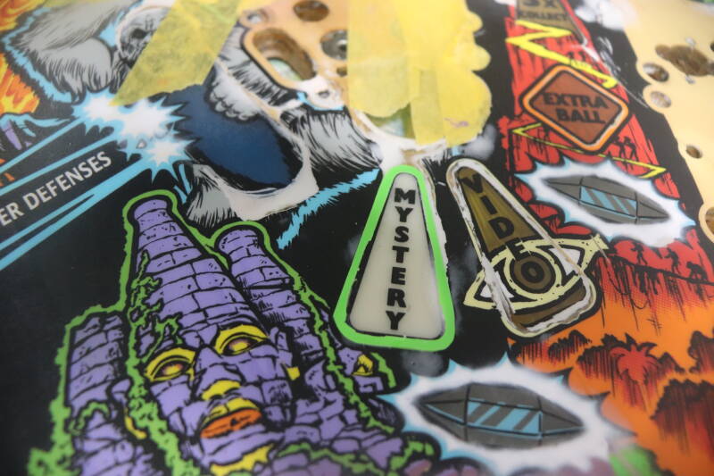 Williams Congo playfield speelveld schade herstel restoration flipperspeelveld restauratie art airbrush airbrushing flipperkast reparatie