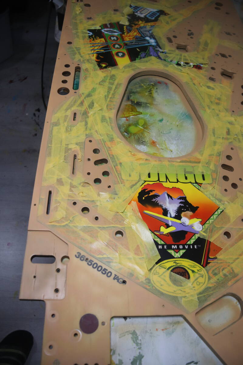 Williams Congo playfield speelveld schade herstel restoration flipperspeelveld restauratie art airbrush airbrushing flipperkast reparatie