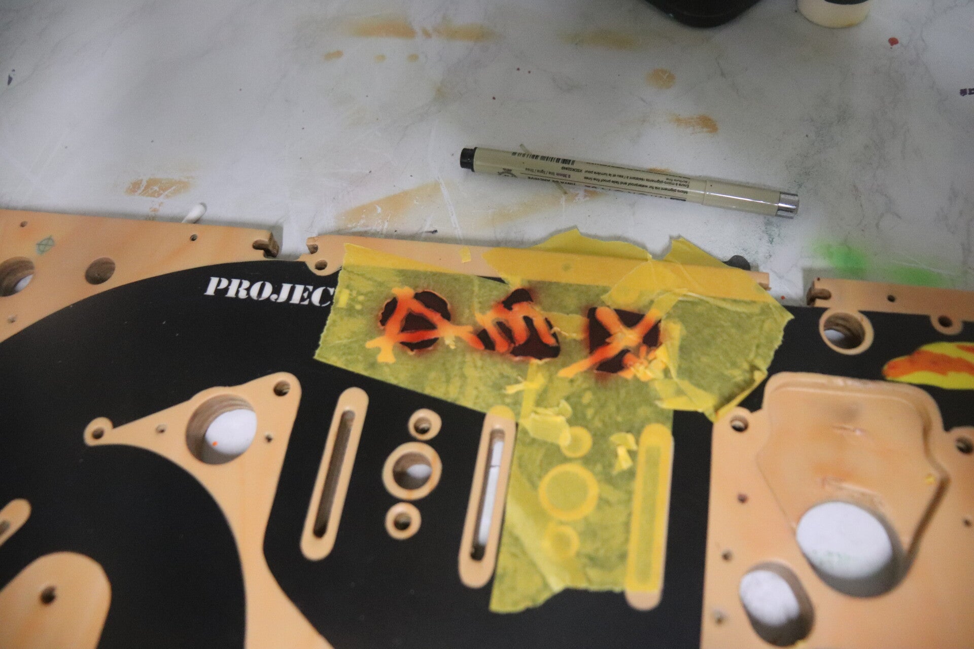 Williams Congo playfield speelveld schade herstel restoration flipperspeelveld restauratie art airbrush airbrushing flipperkast reparatie