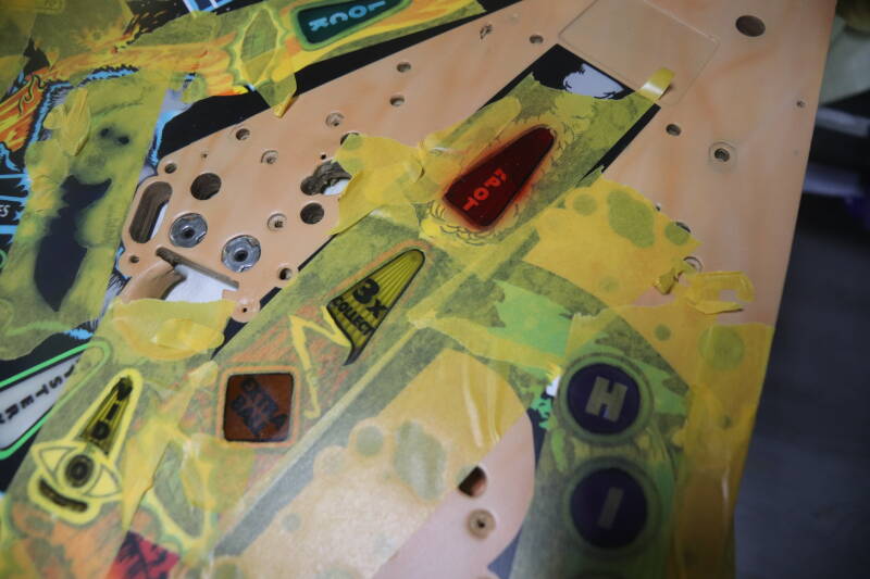 Williams Congo playfield speelveld schade herstel restoration flipperspeelveld restauratie art airbrush airbrushing flipperkast reparatie