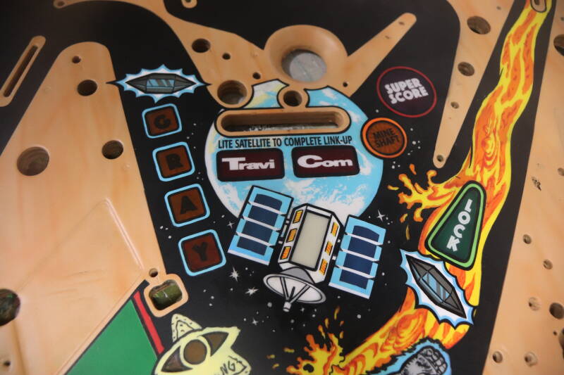 Williams Congo playfield speelveld schade herstel restoration flipperspeelveld restauratie art airbrush airbrushing flipperkast reparatie