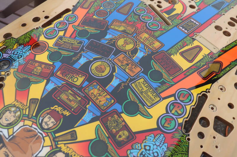 Williams Indiana Jones playfield speelveld schade herstel restoration flipperspeelveld restauratie art airbrush airbrushing flipperkast reparatie