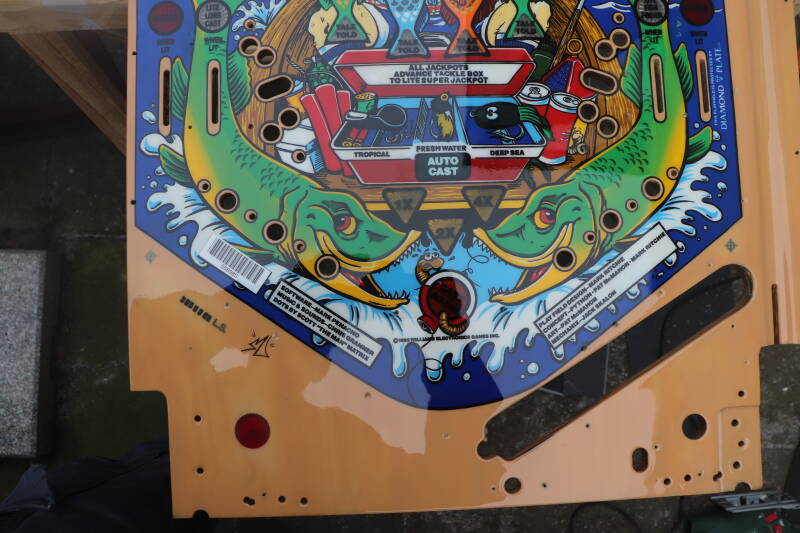 Williams Fish Tales playfield speelveld schade herstel restoration flipperspeelveld restauratie art airbrush airbrushing flipperkast reparatie