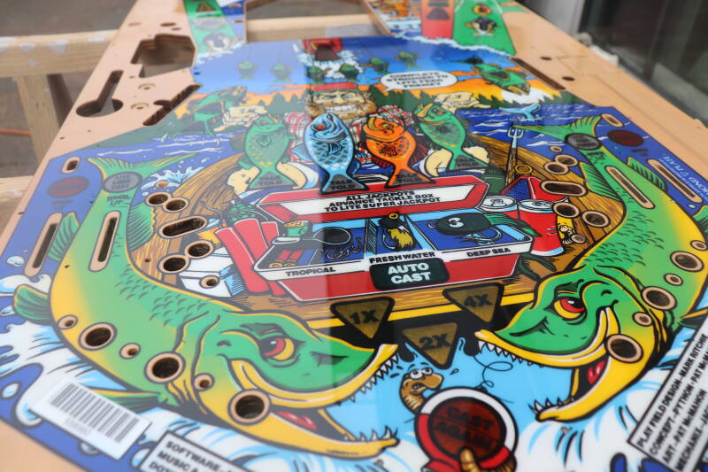 Williams Fish Tales playfield speelveld schade herstel restoration flipperspeelveld restauratie art airbrush airbrushing flipperkast reparatie