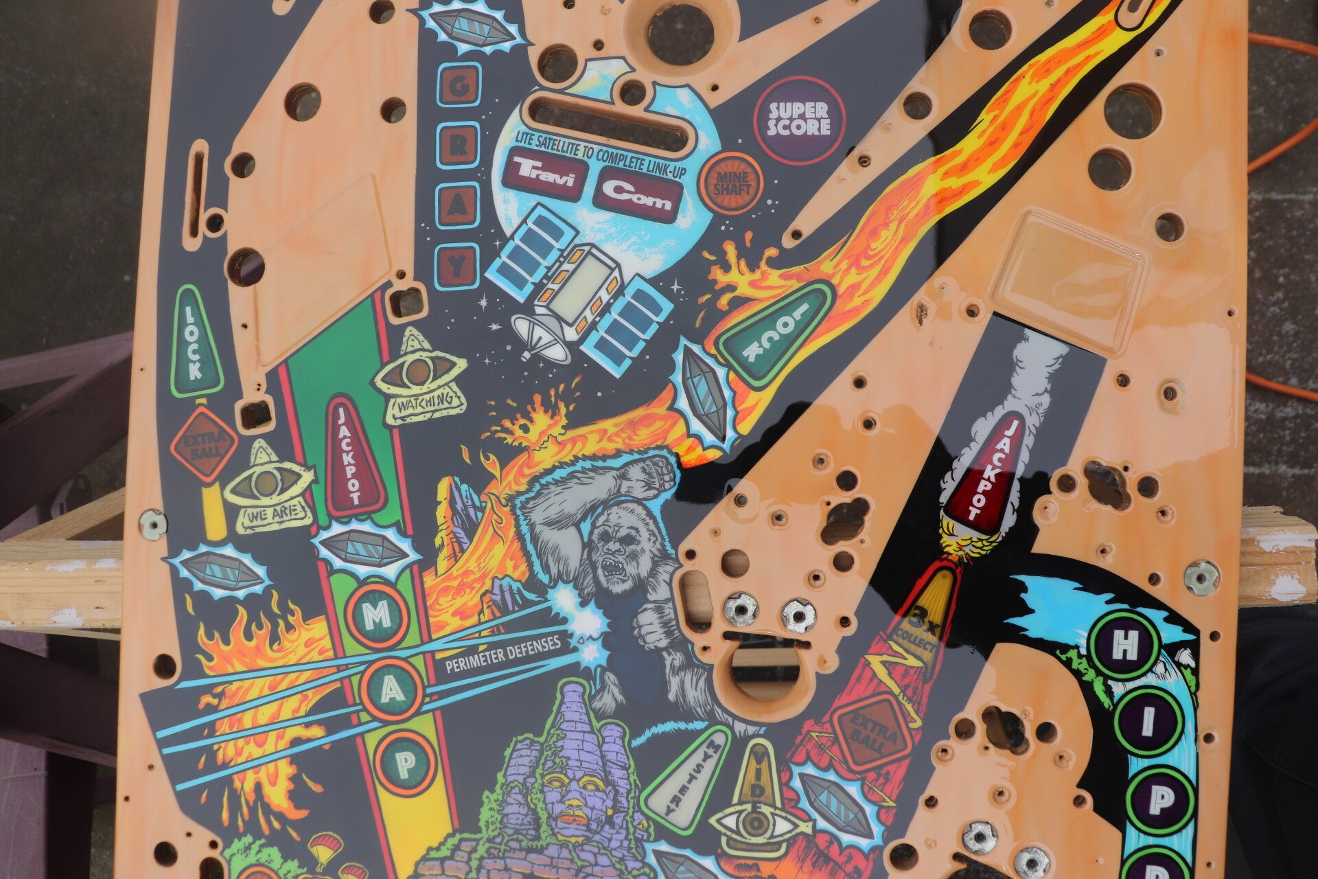 Williams Congo playfield speelveld schade herstel restoration flipperspeelveld restauratie art airbrush airbrushing flipperkast reparatie