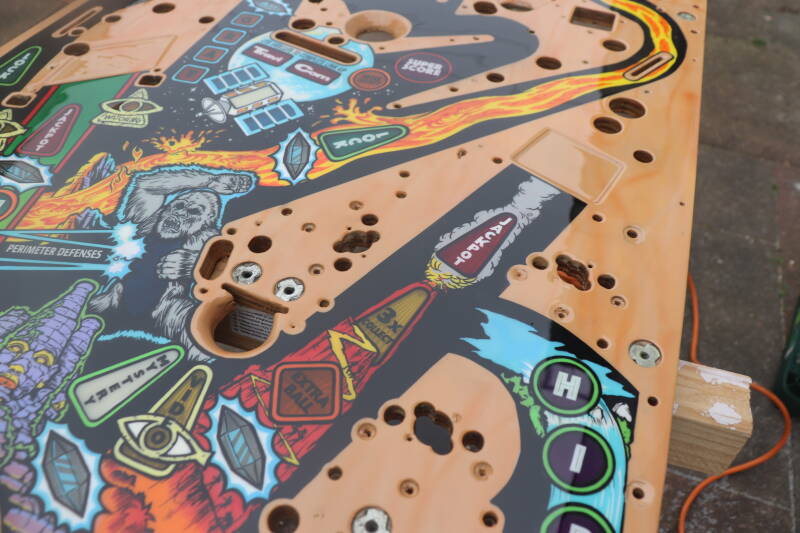 Williams Congo playfield speelveld schade herstel restoration flipperspeelveld restauratie art airbrush airbrushing flipperkast reparatie