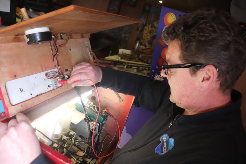 Custom Airbrushed Pinball Machine The Painter painting paint custom pinball