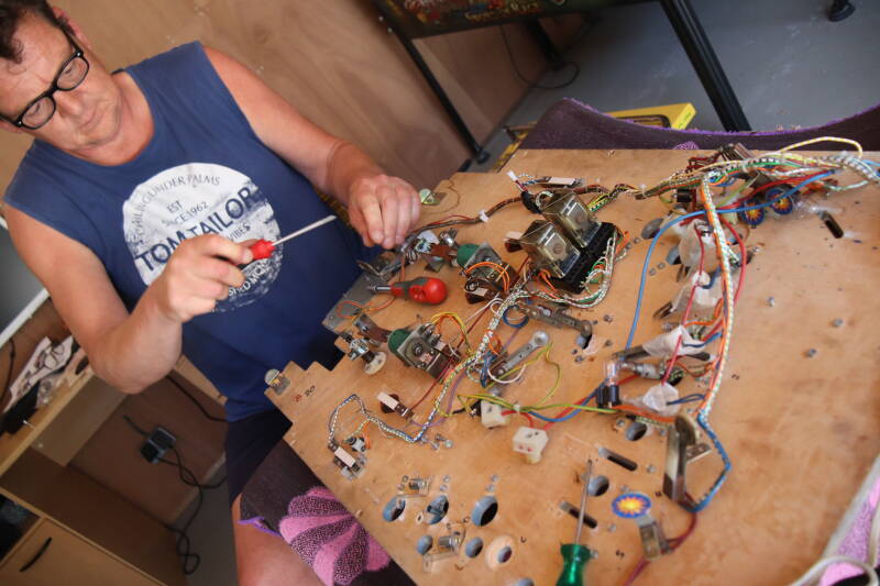 Custom Airbrushed Pinball Machine The Painter painting paint custom pinball