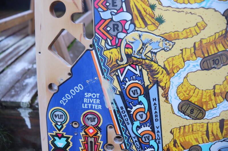 Williams White Water playfield restoration flipperspeelveld restauratie art airbrush airbrushing