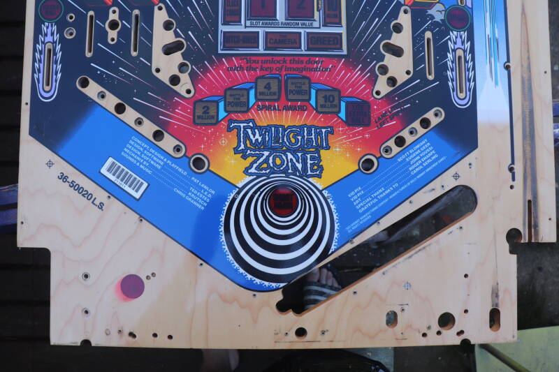 Bally Twilight Zone Playfield Restoration airbrush flipperspeelveld restauratie art airbrushing