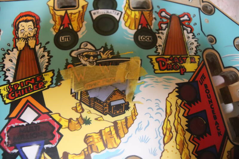 Williams White Water playfield restoration flipperspeelveld restauratie art airbrush airbrushing