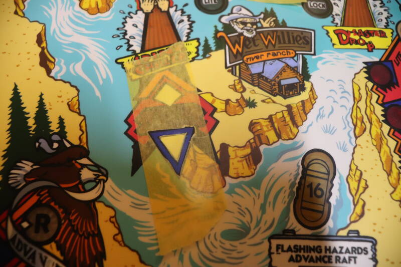 Williams White Water playfield restoration flipperspeelveld restauratie art airbrush airbrushing