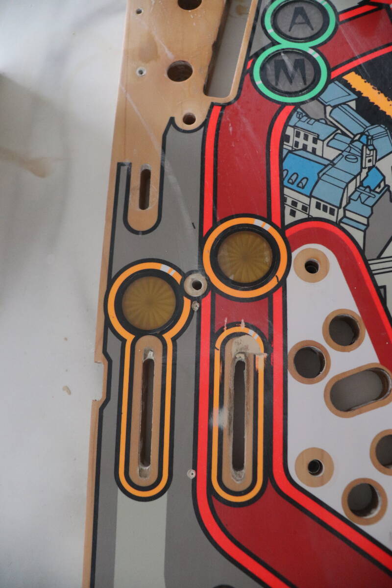 Bally Attack From Mars playfield speelveld schade herstel restoration flipperspeelveld restauratie art airbrush airbrushing flipperkast reparatie