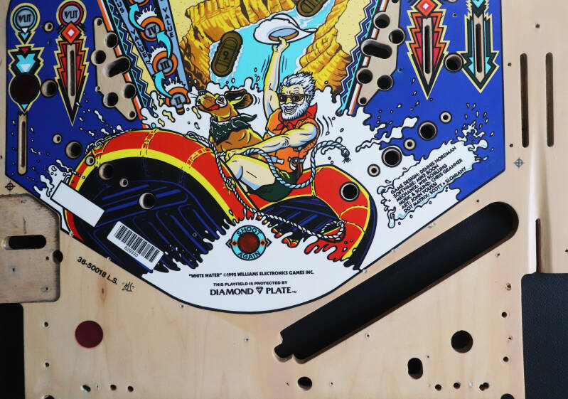 Williams White Water playfield restoration flipperspeelveld restauratie art airbrush airbrushing