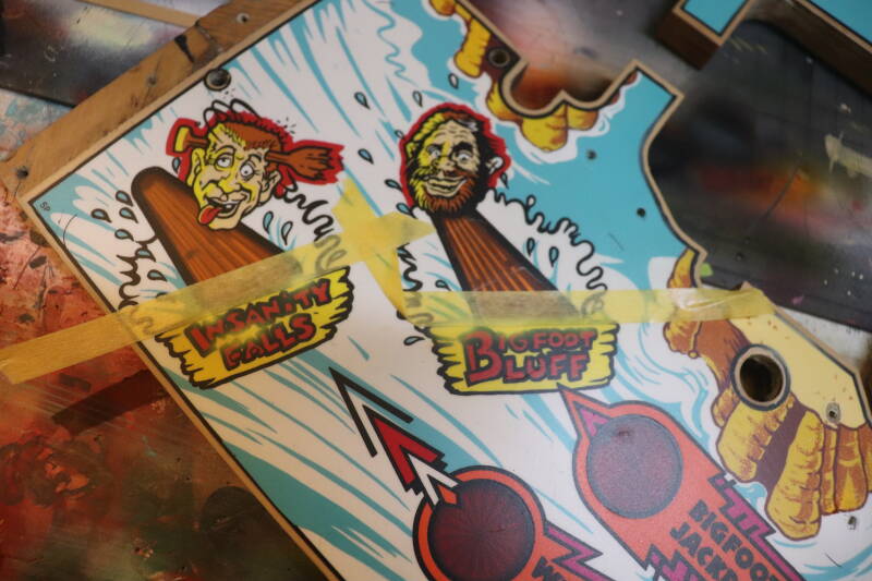 Williams White Water playfield restoration flipperspeelveld restauratie art airbrush airbrushing