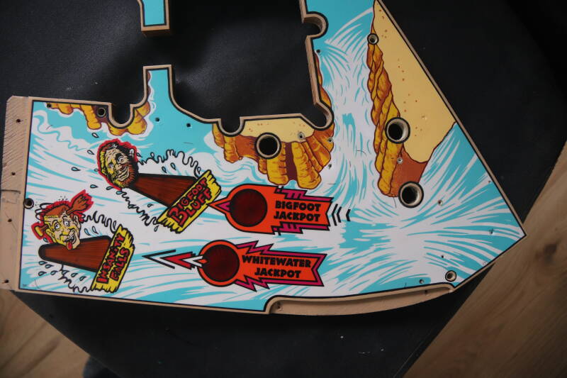 Williams White Water playfield restoration flipperspeelveld restauratie art airbrush airbrushing
