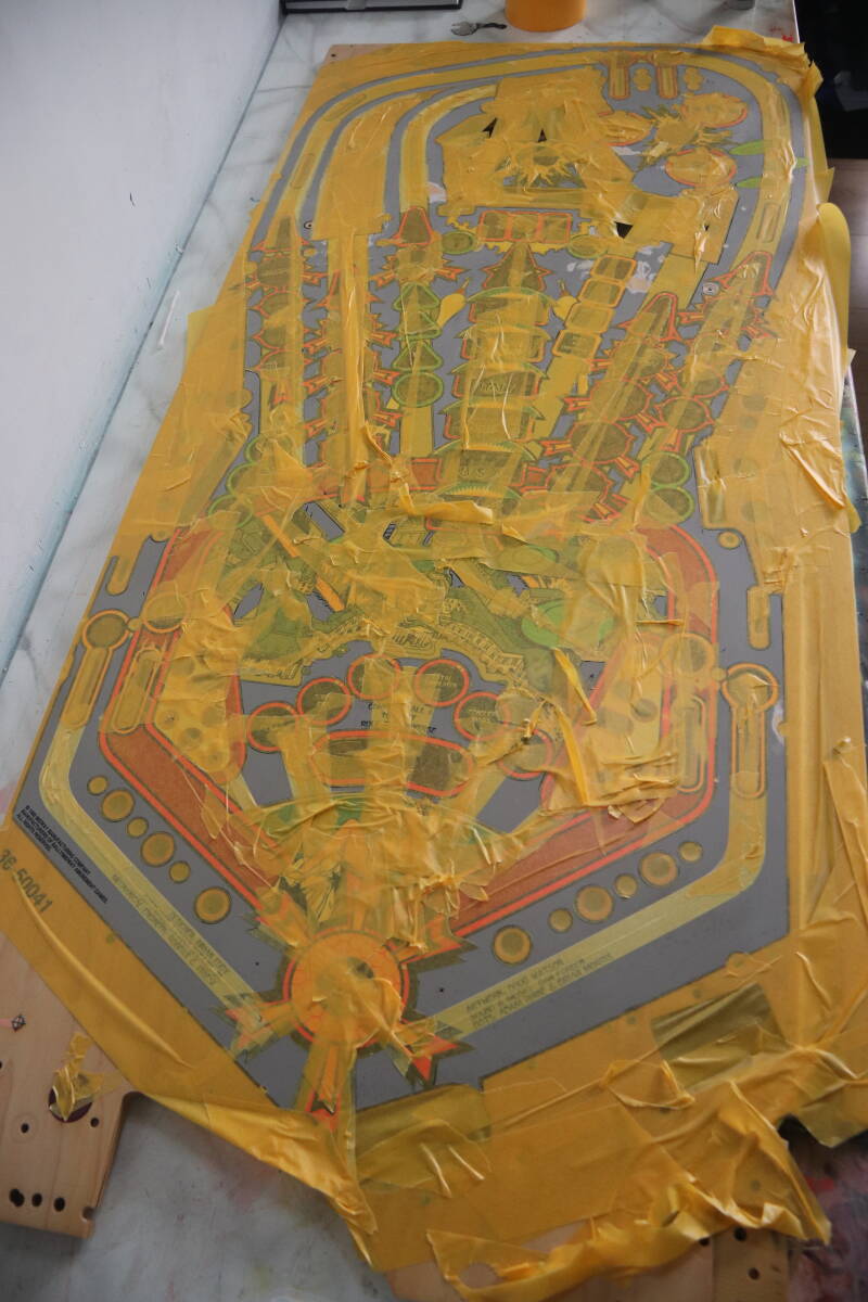 Bally Attack From Mars playfield speelveld schade herstel restoration flipperspeelveld restauratie art airbrush airbrushing flipperkast reparatie