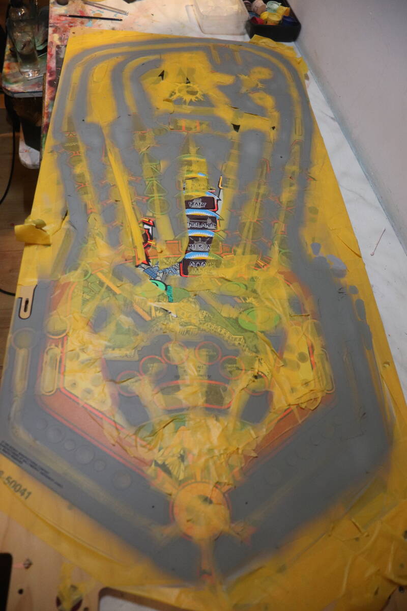 Bally Attack From Mars playfield speelveld schade herstel restoration flipperspeelveld restauratie art airbrush airbrushing flipperkast reparatie