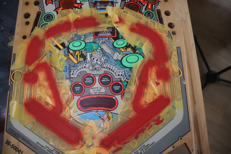 Bally Attack From Mars playfield speelveld schade herstel restoration flipperspeelveld restauratie art airbrush airbrushing flipperkast reparatie