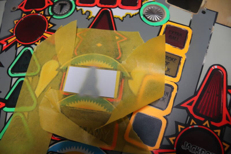 Bally Attack From Mars playfield speelveld schade herstel restoration flipperspeelveld restauratie art airbrush airbrushing flipperkast reparatie