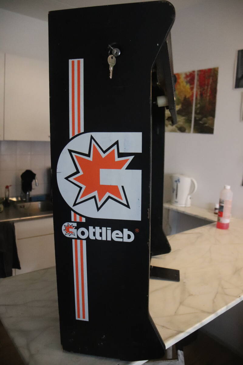 Gottlieb Hoops cabinet backbox kopkast restoration flipperspeelveld restauratie art airbrush airbrushing flipperkast reparatie