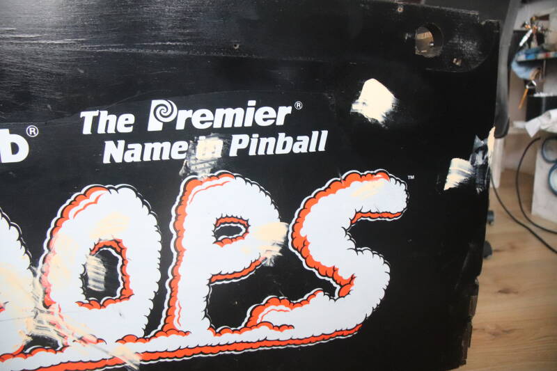 Gottlieb Hoops cabinet backbox kopkast restoration flipperspeelveld restauratie art airbrush airbrushing flipperkast reparatie