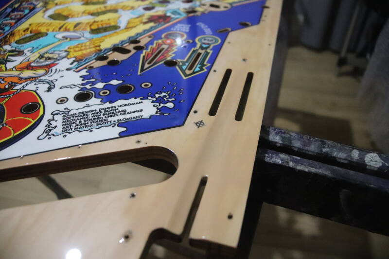 Williams White Water playfield restoration flipperspeelveld restauratie art airbrush airbrushing