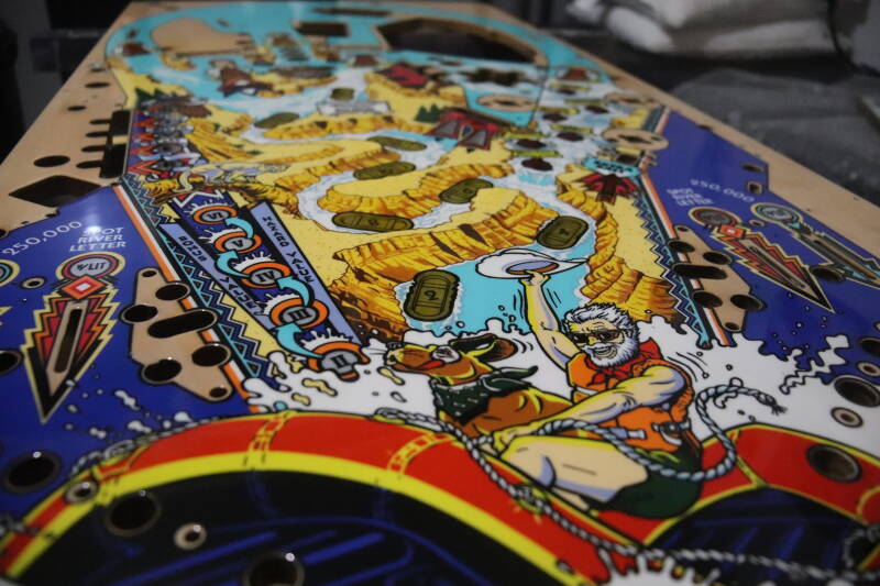Williams White Water playfield restoration flipperspeelveld restauratie art airbrush airbrushing