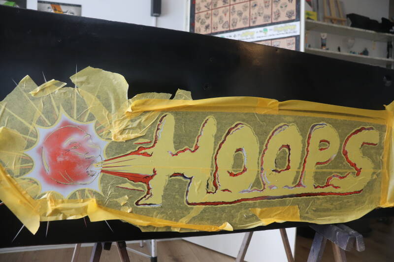 Gottlieb Hoops cabinet backbox kopkast restoration flipperspeelveld restauratie art airbrush airbrushing flipperkast reparatie