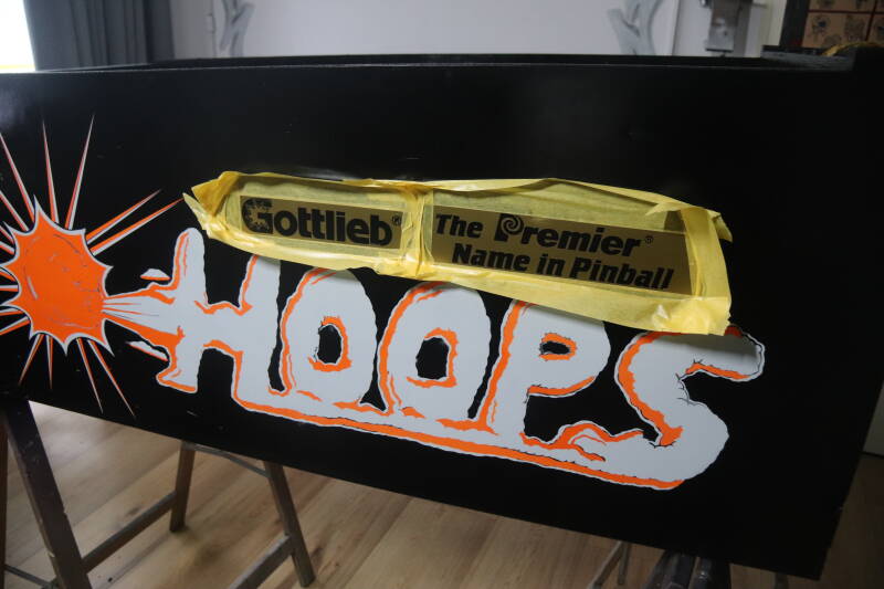 Gottlieb Hoops cabinet backbox kopkast restoration flipperspeelveld restauratie art airbrush airbrushing flipperkast reparatie