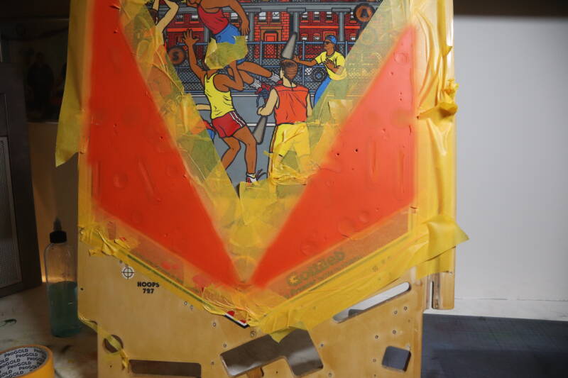 Gottlieb Hoops playfield speelveld schade herstel restoration flipperspeelveld restauratie art airbrush airbrushing flipperkast reparatie