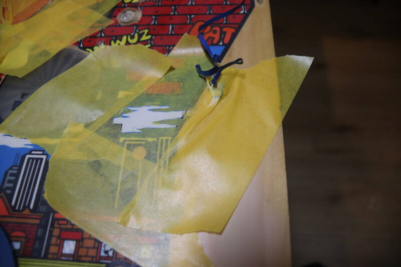 Gottlieb Hoops playfield speelveld schade herstel restoration flipperspeelveld restauratie art airbrush airbrushing flipperkast reparatie