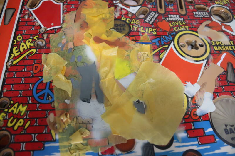 Gottlieb Hoops playfield speelveld schade herstel restoration flipperspeelveld restauratie art airbrush airbrushing flipperkast reparatie