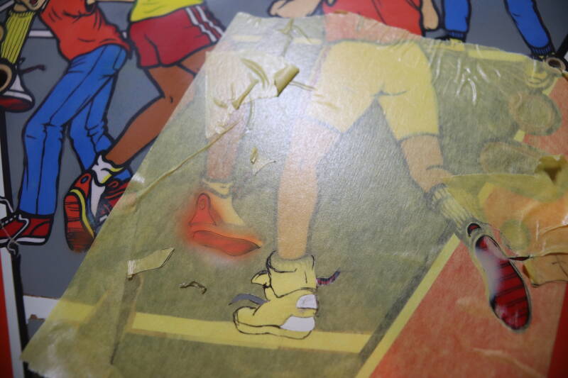 Gottlieb Hoops playfield speelveld schade herstel restoration flipperspeelveld restauratie art airbrush airbrushing flipperkast reparatie