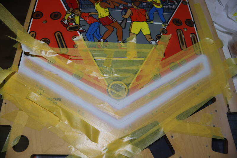 Gottlieb Hoops playfield speelveld schade herstel restoration flipperspeelveld restauratie art airbrush airbrushing flipperkast reparatie