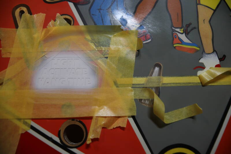 Gottlieb Hoops playfield speelveld schade herstel restoration flipperspeelveld restauratie art airbrush airbrushing flipperkast reparatie