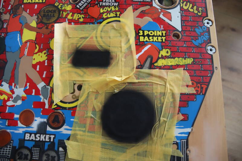 Gottlieb Hoops playfield speelveld schade herstel restoration flipperspeelveld restauratie art airbrush airbrushing flipperkast reparatie