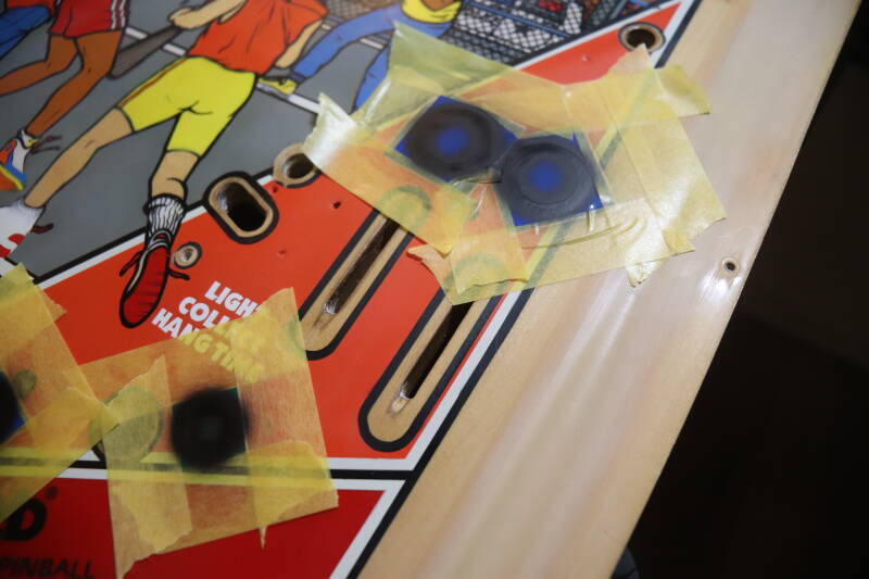 Gottlieb Hoops playfield speelveld schade herstel restoration flipperspeelveld restauratie art airbrush airbrushing flipperkast reparatie