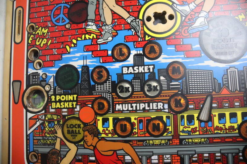 Gottlieb Hoops playfield speelveld schade herstel restoration flipperspeelveld restauratie art airbrush airbrushing flipperkast reparatie